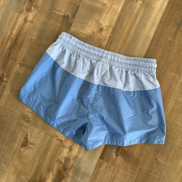 Women’s Nike athletic shorts - Picture 3 of 6